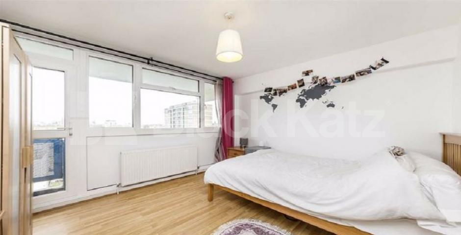 			UNDER OFFER  , 3 Bedroom, 1 bath, 1 reception Apartment			 Deverell street, Borough